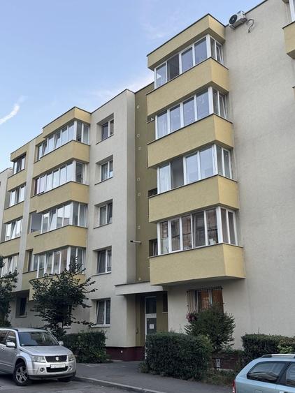 Apartament cu 2 camere decomandat în Cornișa