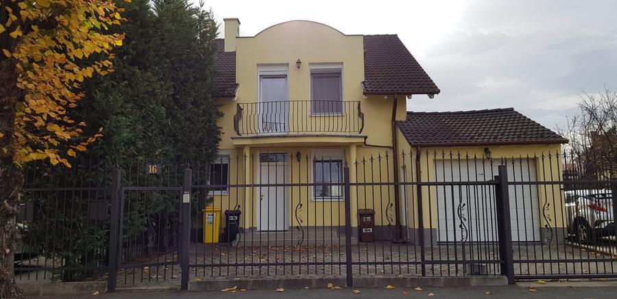 Duplex cu 4 camere cu Canalizare în Trei Stejari