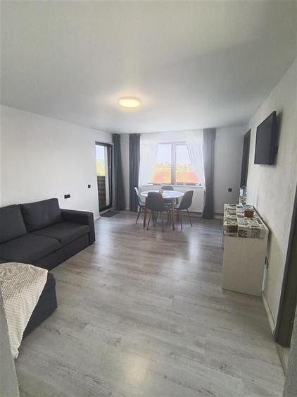 Apartament cu 3 camere decomandat, mobilat în Bran