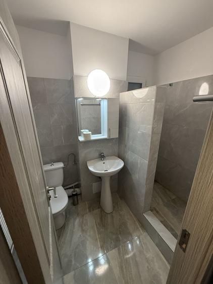 Apartament cu 3 camere decomandat în Dosu Bricii
