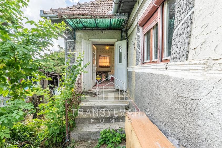 Casă cu Teren 2560 Mp în Sâmboleni
