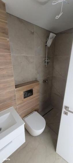 Apartament cu 3 camere în Baicului