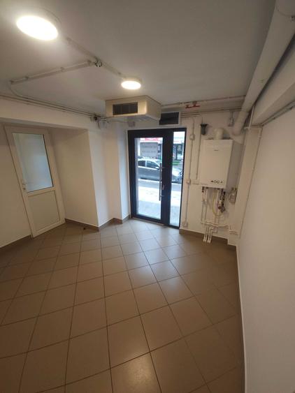 Spațiu comercial, de 18 mp, în Central