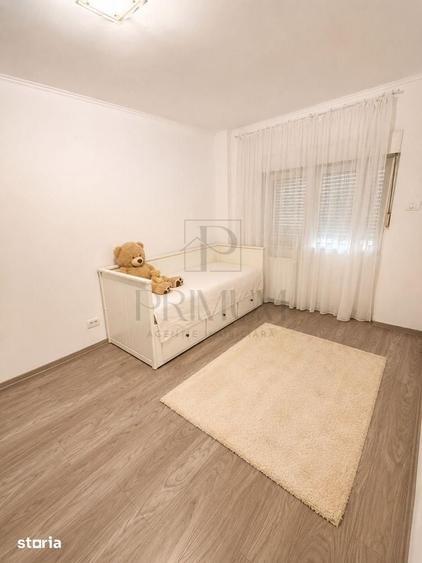 Apartament cu 4 camere decomandat în Est