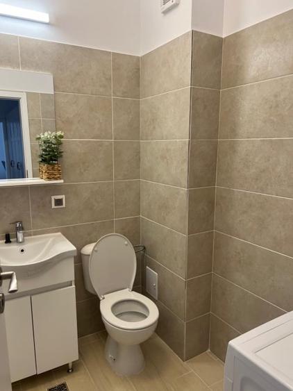 Apartament cu 2 camere decomandat, mobilat în Militari
