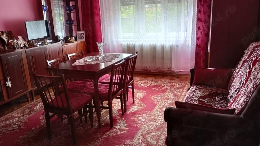 Casă cu 4 camere în Vulcan