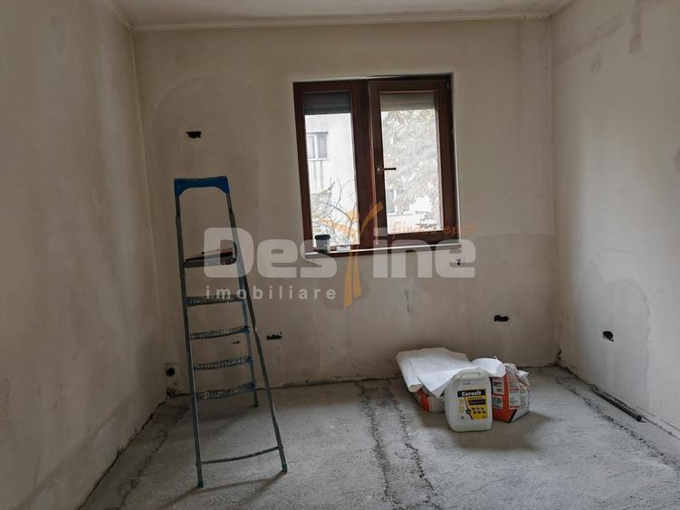 Apartament cu 4 camere decomandat în Vest
