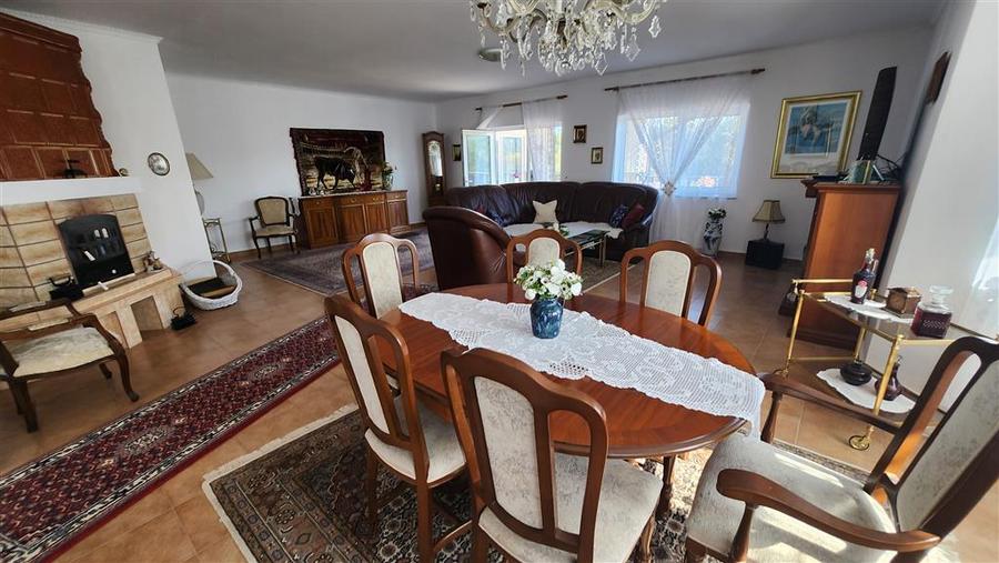 Casă individuală cu 4 camere cu Teren 3195 Mp în Poieni-Solca