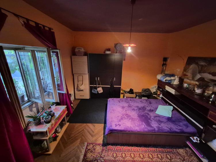 Casă cu 4 camere în Central