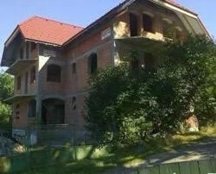 Casă cu 15 camere cu Teren 700 Mp în Băile Tușnad