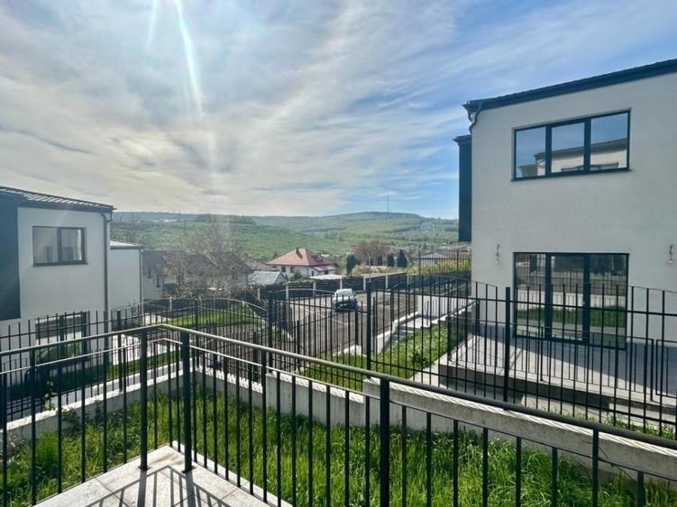 Casă individuală cu 3 camere cu Teren 190 Mp în Central