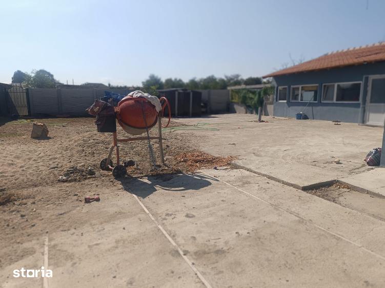 Casă cu 3 camere cu Teren 1700 Mp în Giurgița