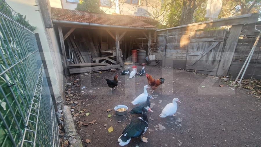 Casă individuală cu 6 camere cu Canalizare în Centrul Istoric