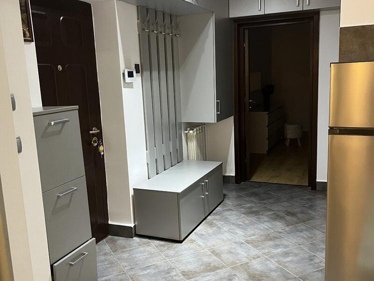 Apartament cu 2 camere decomandat, mobilat în Decebal