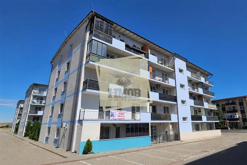 Apartament cu 3 camere decomandat, mobilat în Exterior Vest