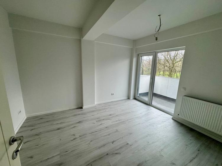 Apartament cu 2 camere decomandat în Baza 3