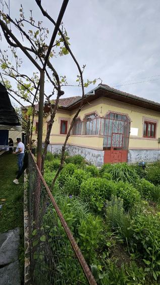 Casă cu Teren 3460 Mp în Pocruia