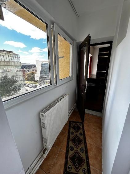 Garsonieră decomandată, mobilată în Central
