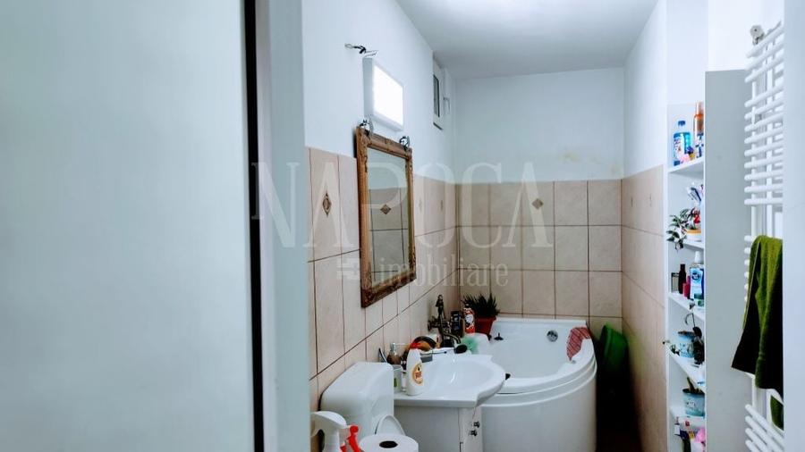 Casă individuală cu 3 camere cu Canalizare în Central