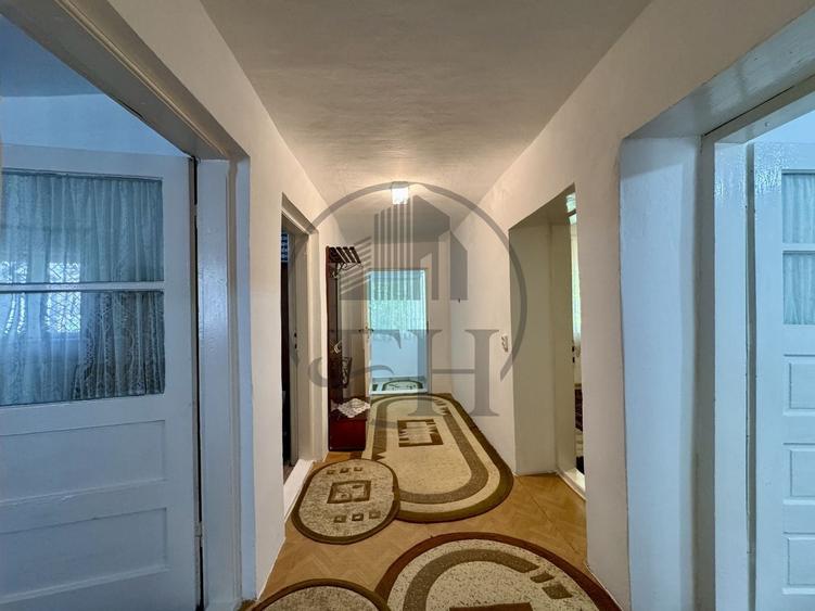 Casă individuală cu 7 camere cu Canalizare în Exterior Sud