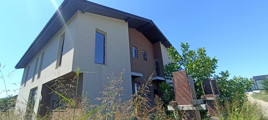 Duplex cu 4 camere cu Canalizare în Vest