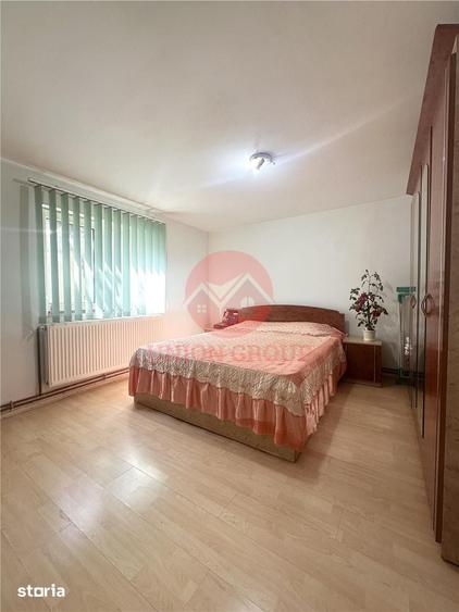 Casă cu 8 camere cu Teren 624 Mp în Valu lui Traian