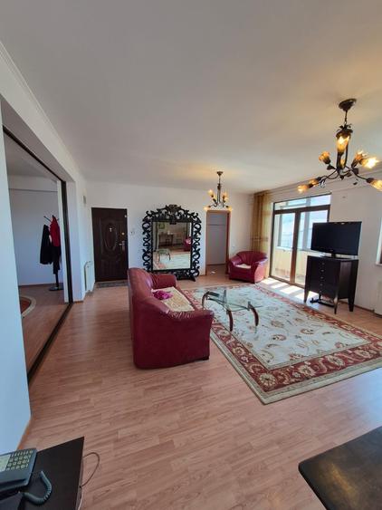 Apartament cu 4 camere decomandat în Domenii