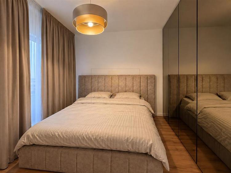 Apartament cu 3 camere semidecomandat, mobilat în Tunari