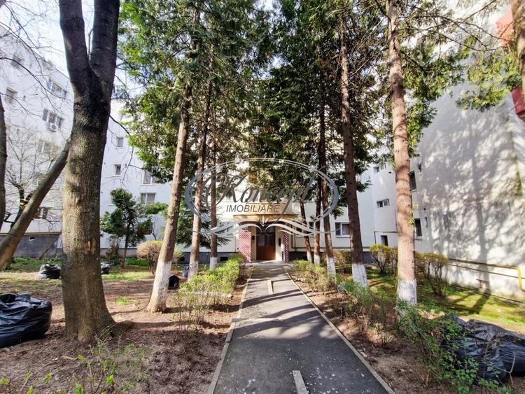 Apartament cu 3 camere decomandat, mobilat în Zorilor