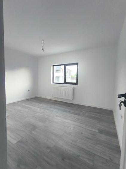 Casă individuală cu 5 camere cu Canalizare în Valea Lupului