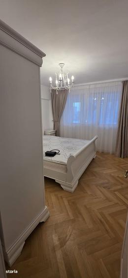 Apartament cu 4 camere decomandat în Ultracentral