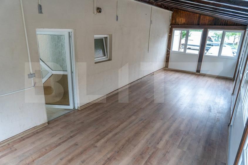 Spațiu comercial, de 200 mp, în Turț