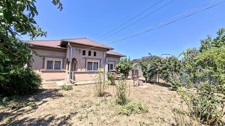 Casă individuală cu 3 camere cu Canalizare în Teiu