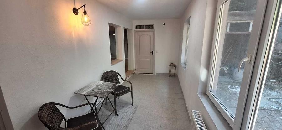 Casă cu 2 camere în Central