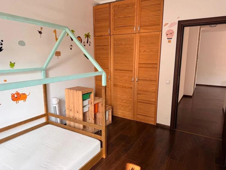 Apartament cu 3 camere decomandat în Metalurgiei
