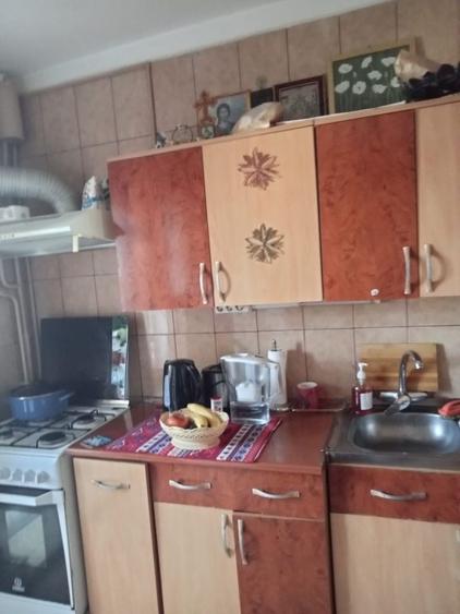 Apartament cu 3 camere decomandat în Piața Centrală