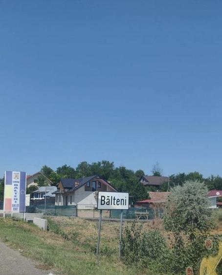 Teren agricol extravilan de 10400 mp, în Bălteni