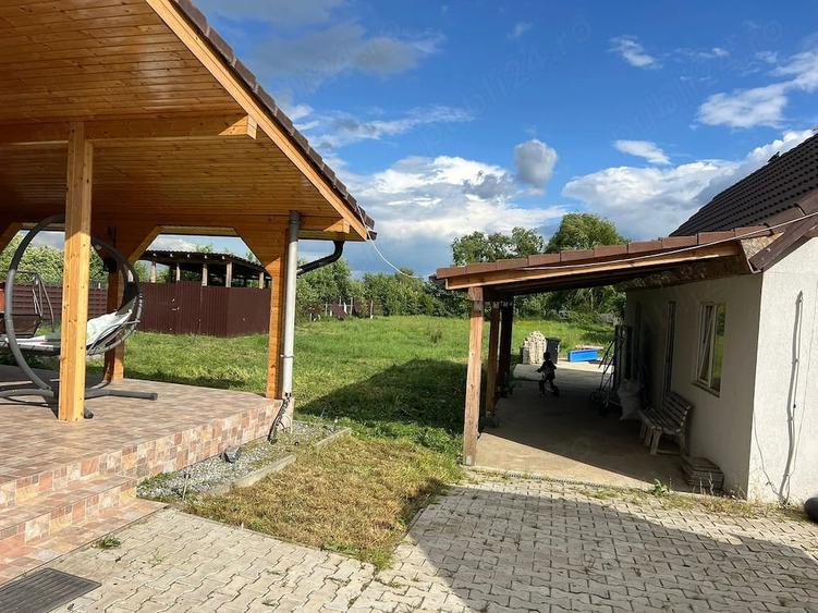 Casă cu 6 camere cu Teren 1800 Mp în Dudeștii Noi