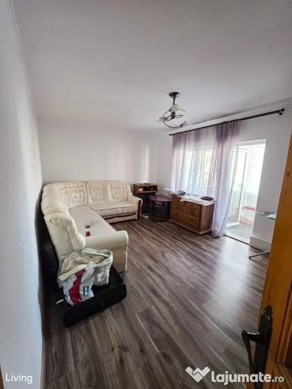 Apartament cu 4 camere decomandat în Obcini