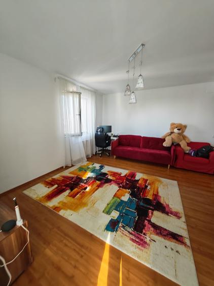 Apartament cu 2 camere semidecomandat în Berceni