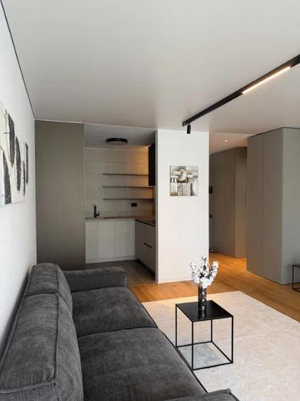 Apartament cu 2 camere semidecomandat în Barbu Văcărescu