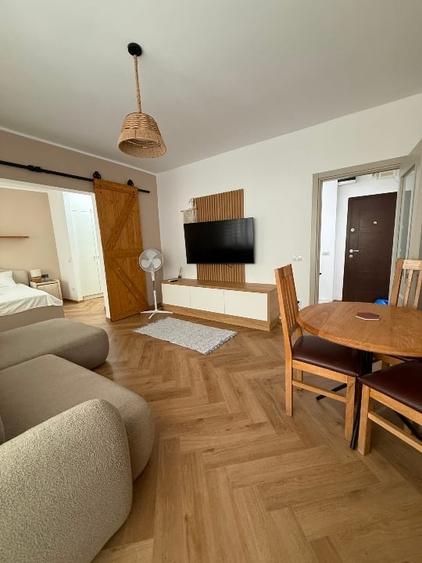 Apartament cu 2 camere semidecomandat, mobilat în Dacia