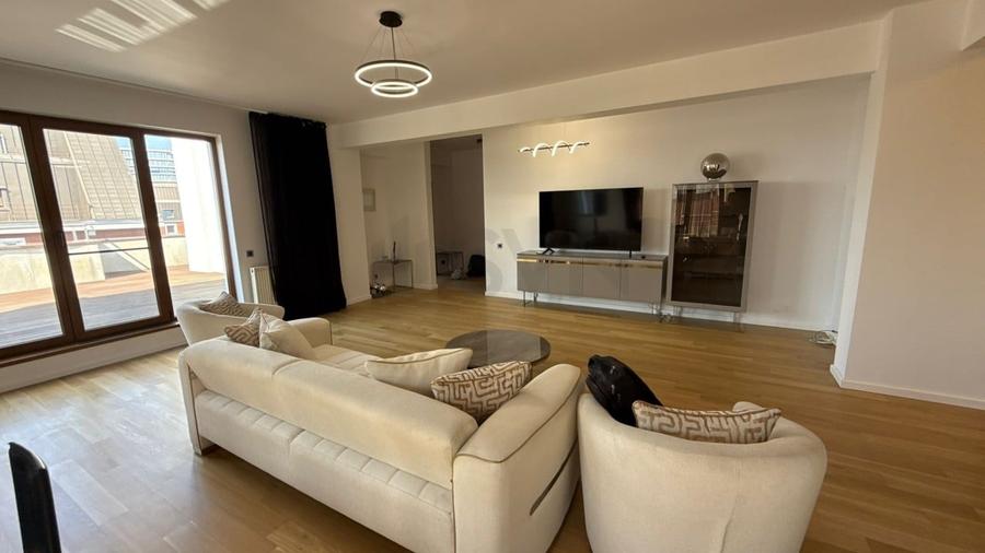 Apartament cu 3 camere decomandat, mobilat în Herăstrău