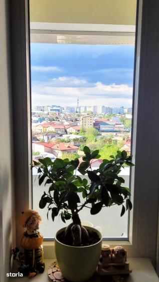 Apartament cu 3 camere în Apărătorii Patriei