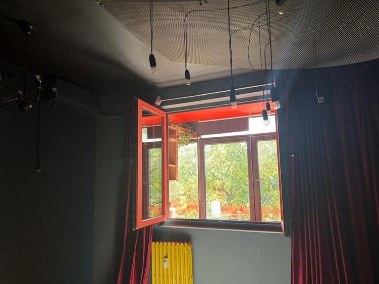Apartament cu 2 camere semidecomandat, mobilat în 1 Mai