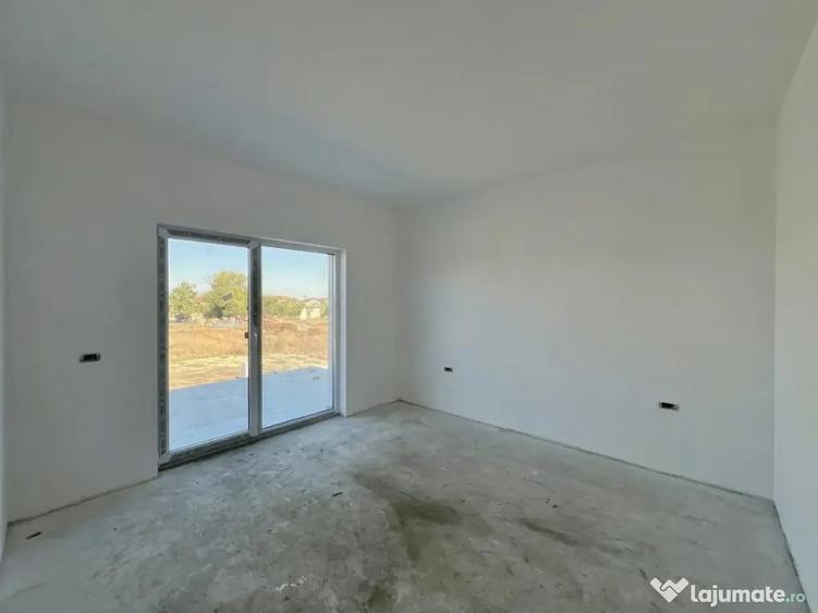 Casă cu 4 camere cu Teren 316 Mp în Săcălaz