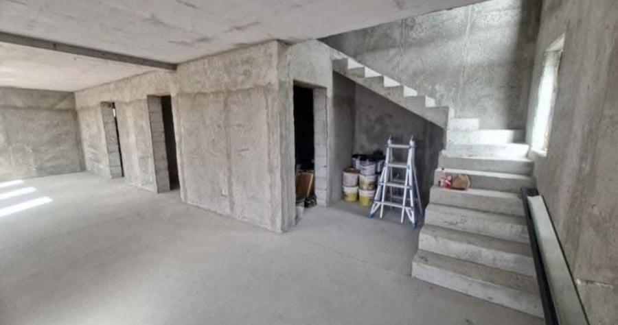Casă cu 3 camere cu Teren 1620 Mp în Zigoneni