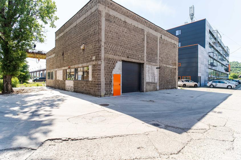 Spațiu industrial, de 300 mp, în Zona industrială
