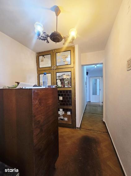 Apartament cu 3 camere decomandat în Central