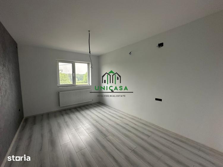 Casă cu 8 camere cu Teren 2000 Mp în Băbeni